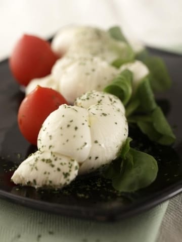 Fior di Latte Little Knots